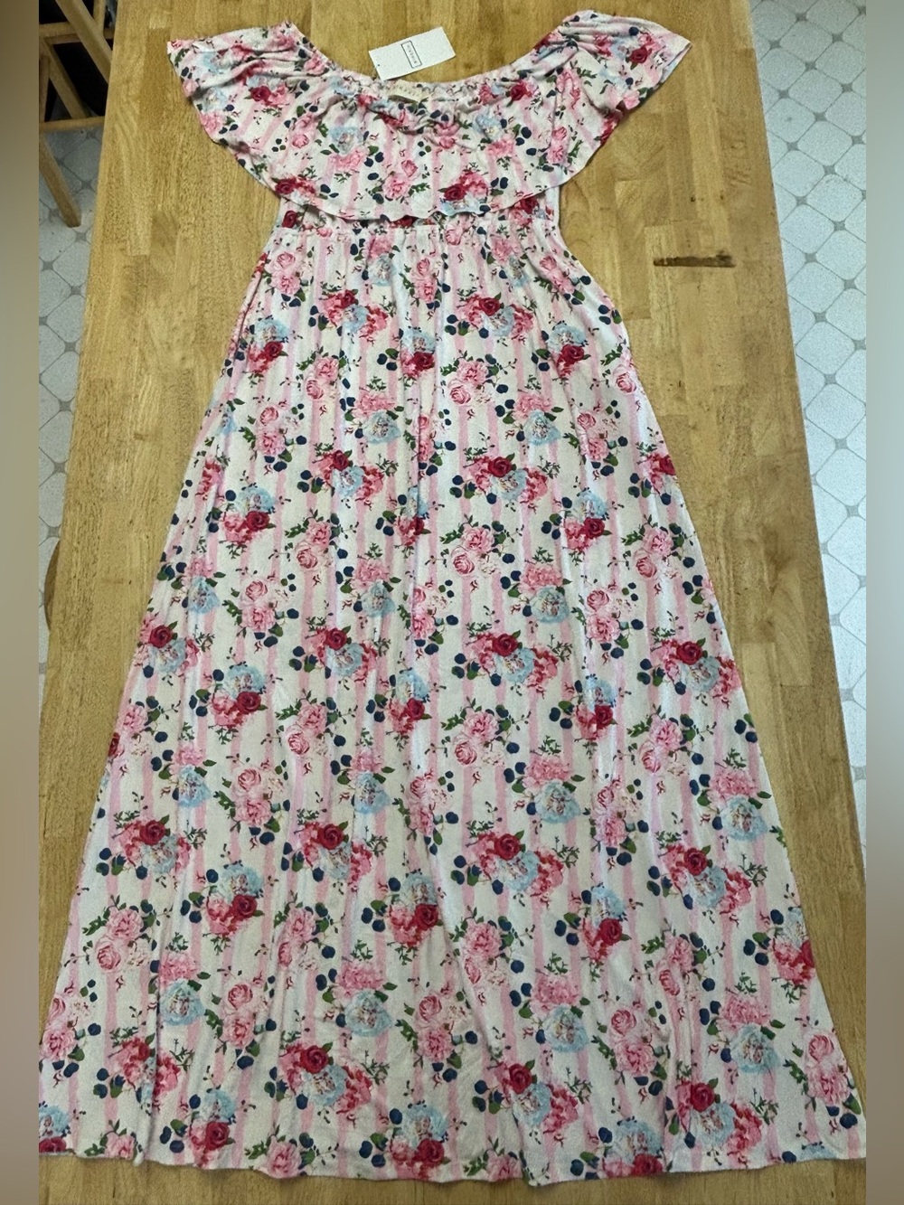NWT ninexis Off-Shoulder Pink Floral & Blueberries Maxi Dress w/Ruffle Neckline